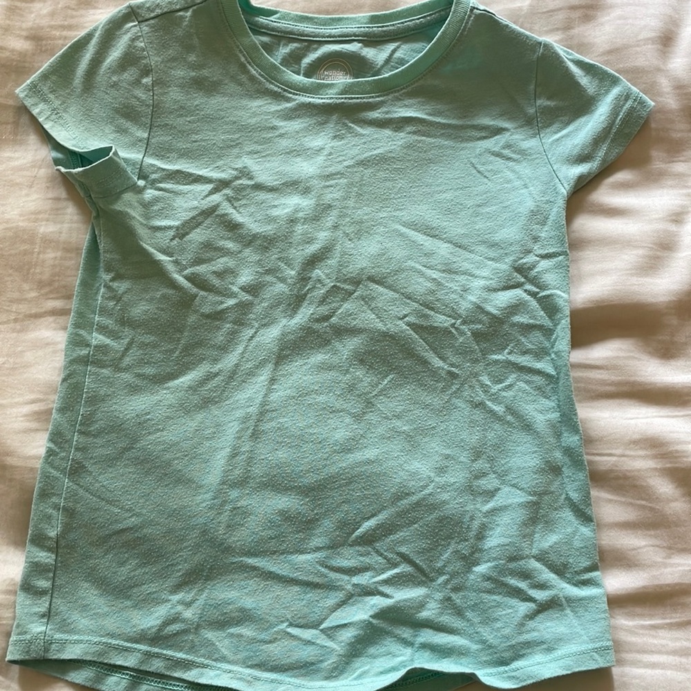✨NEVER WORN✨ GIRLS SHIRT